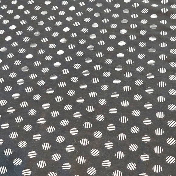 Chicos Size 1 Black and White Print Short Sleeve Top. Great Condition - Picture 3 of 8